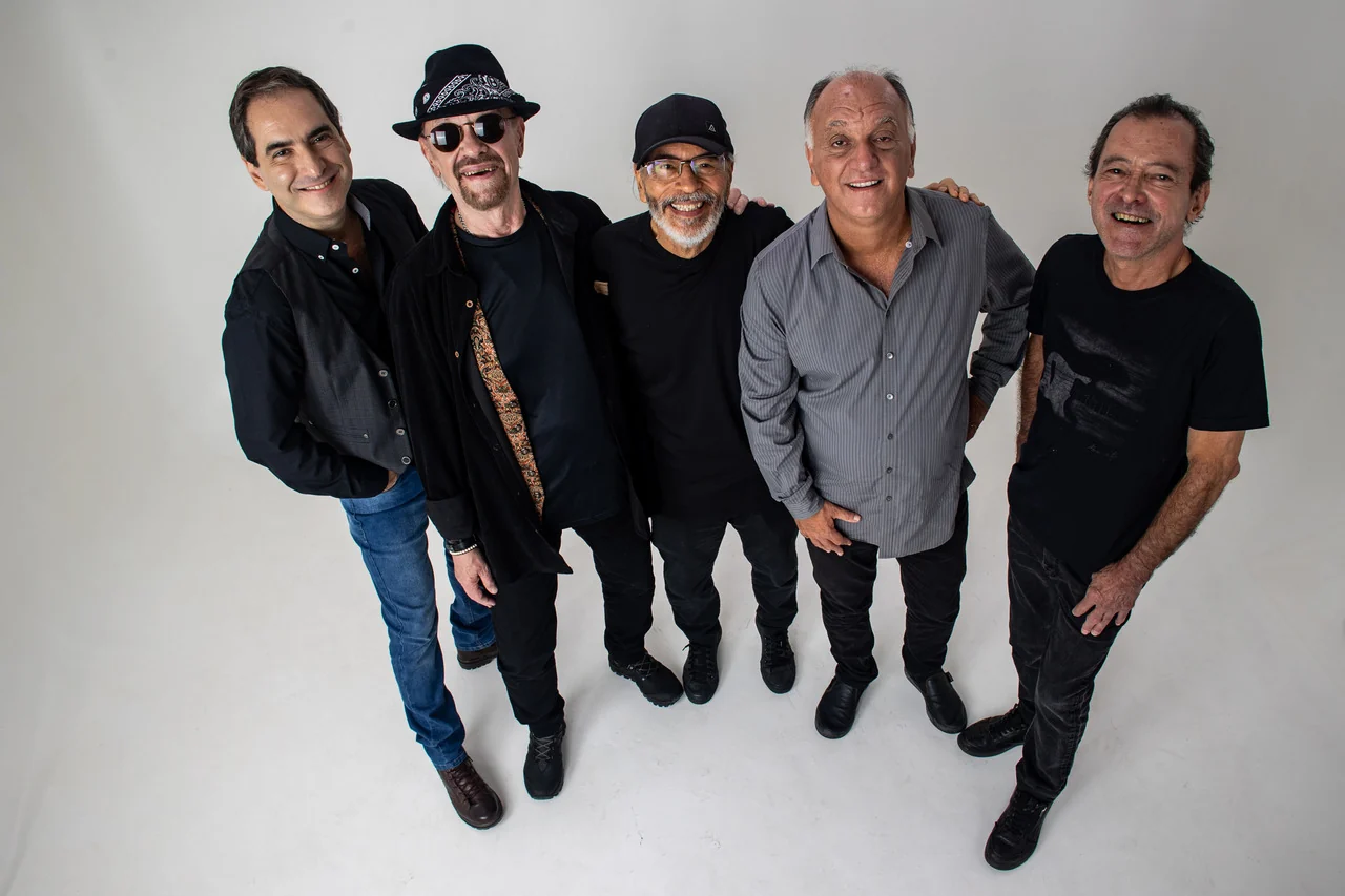 Festa de Arromba anuncia The Fevers e altera data de realização