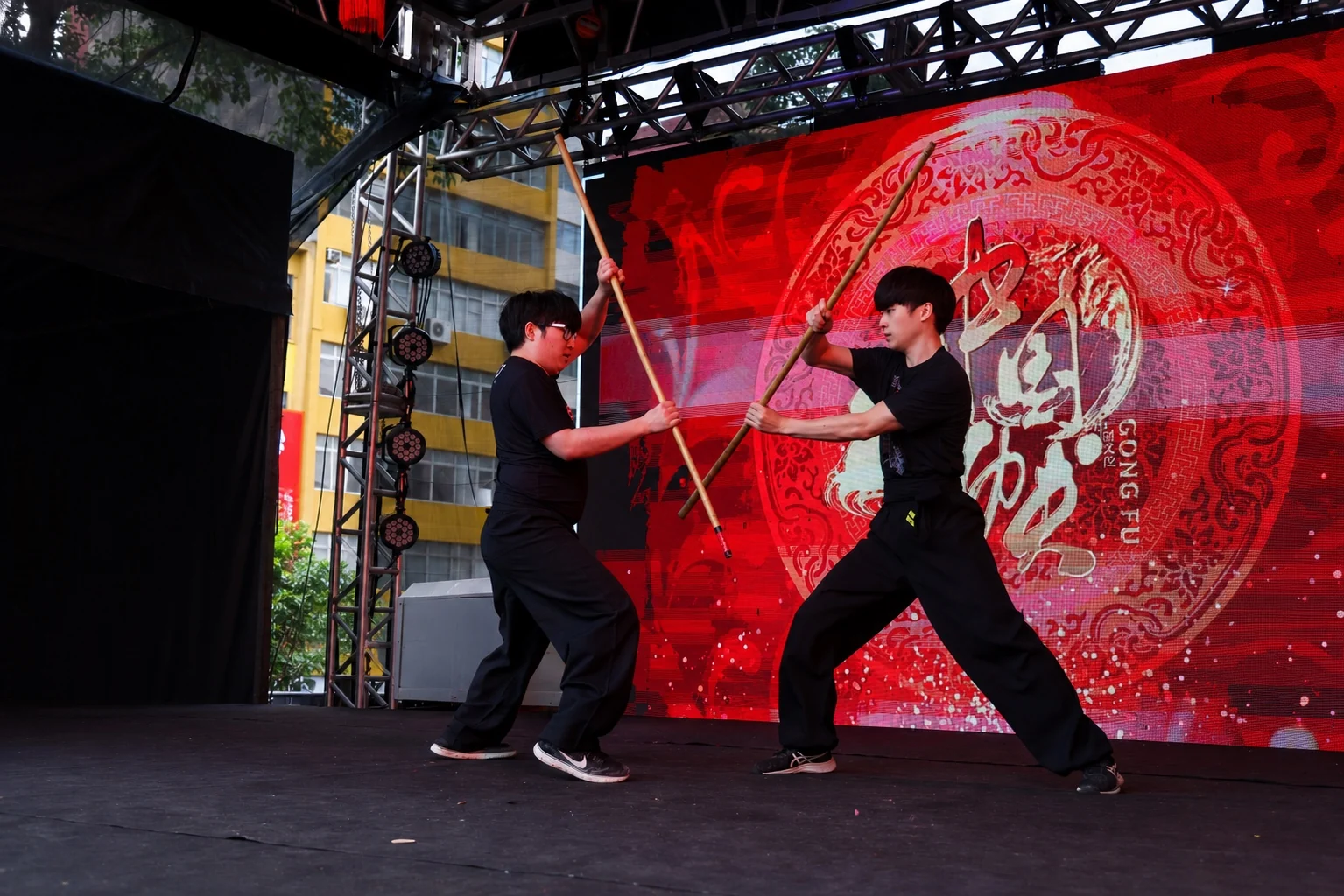 Festival asiático ocupa praça em SP com comida e cultura