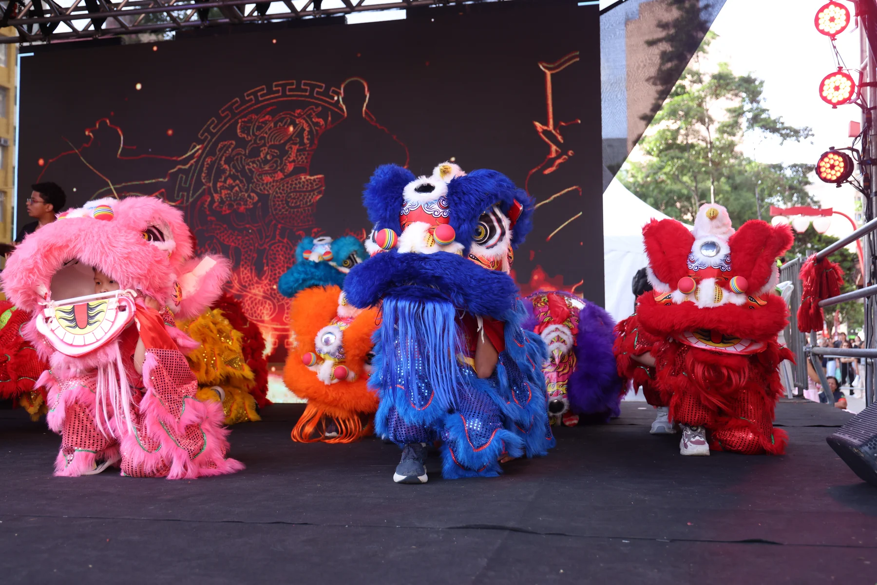 Festival asiático ocupa praça em SP com comida e cultura