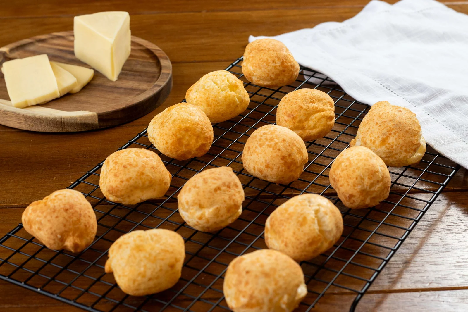 Festival celebra Dia do Pão de Queijo com receitas clássicas e descontos
