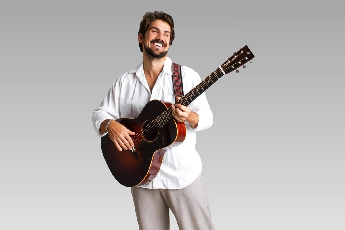 gabriel gonti entra na disputa do grammy latino com de perto featured