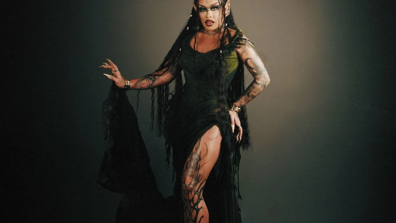 gloria groove surge como elfa e lidera atracoes do halloween sephora featured