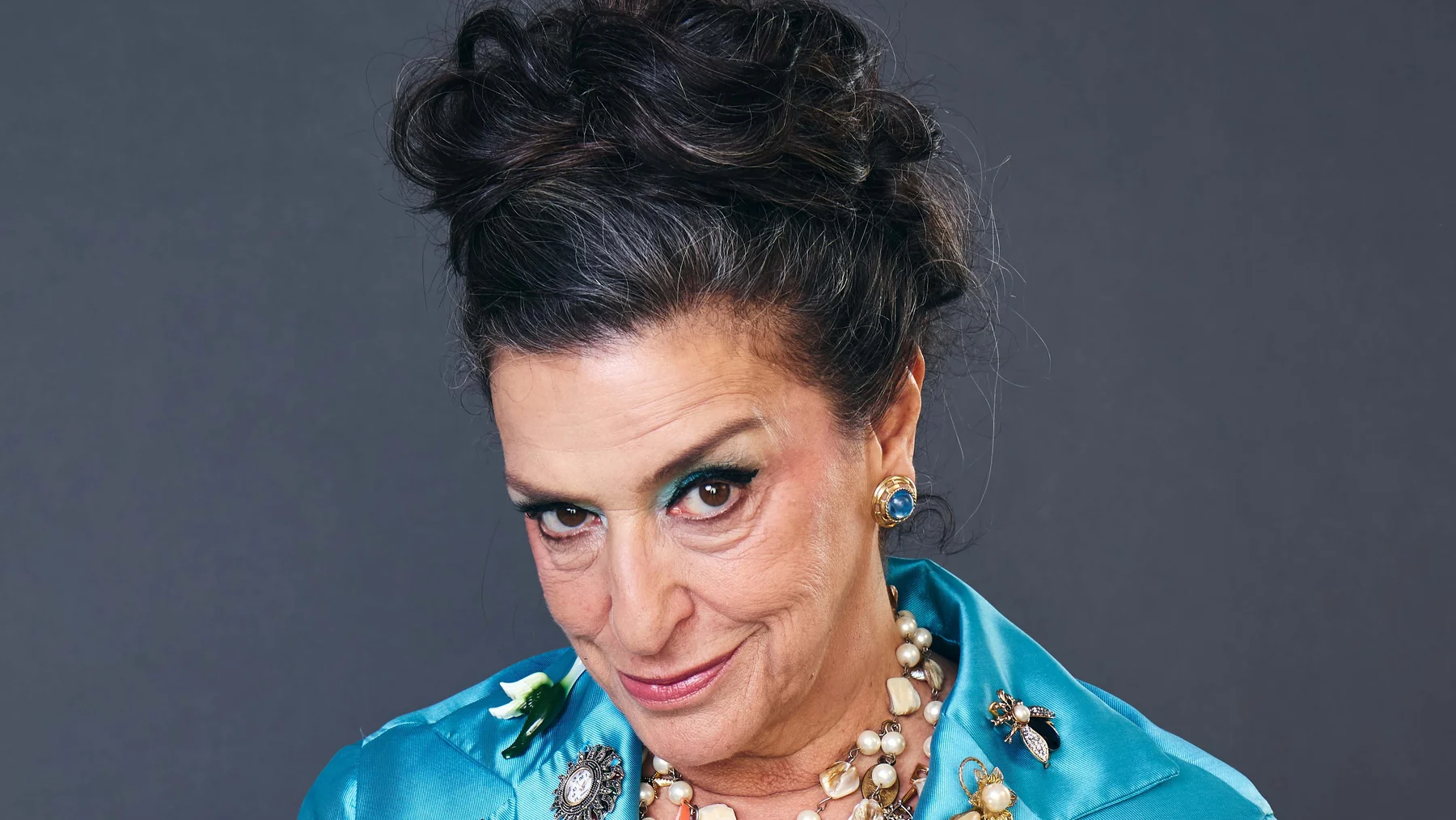 Grace Gianoukas encara o passado em nova comédia no Rio