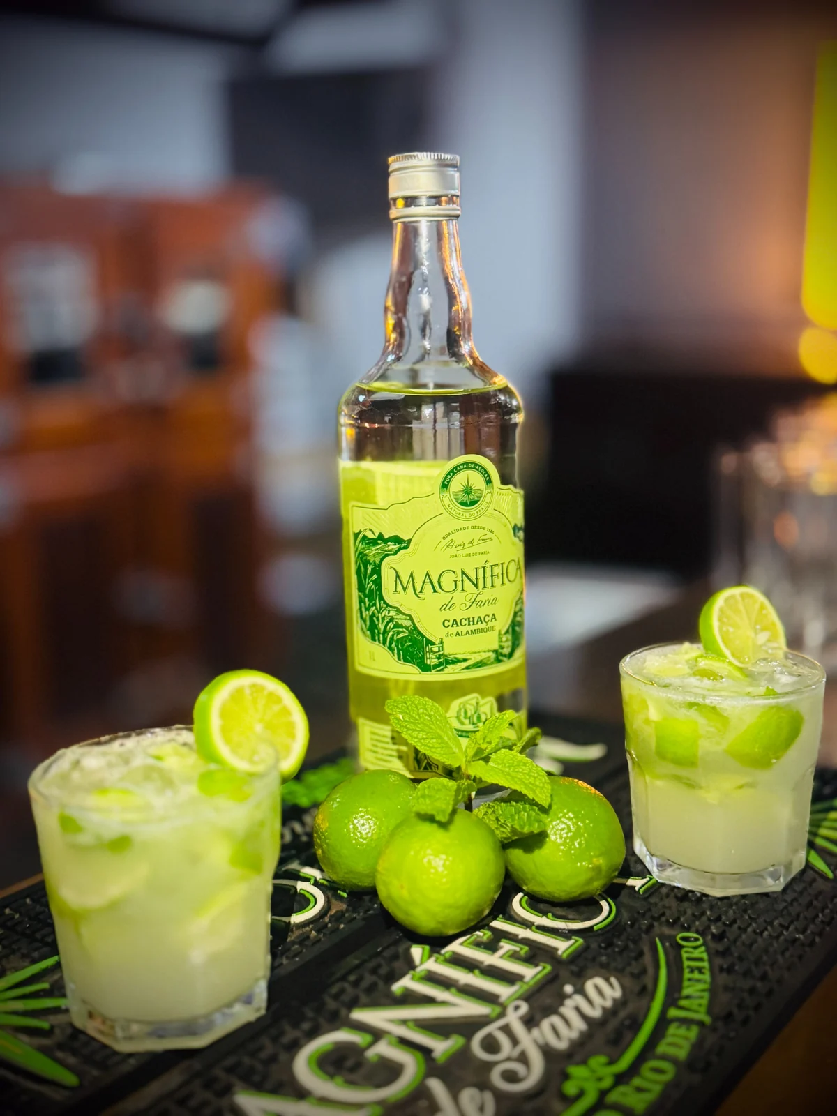Grupo Scenarium antecipa Dia da Cachaça com brinde e samba