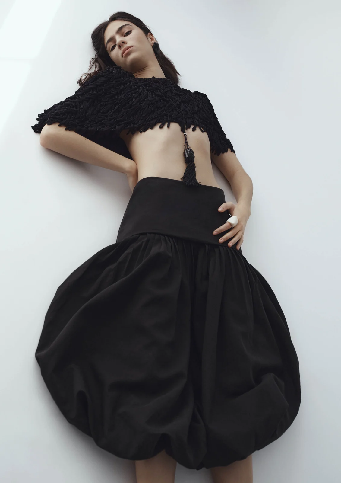 H&M une Indie Sleaze e alfaiataria na coleção Spring Summer 2027