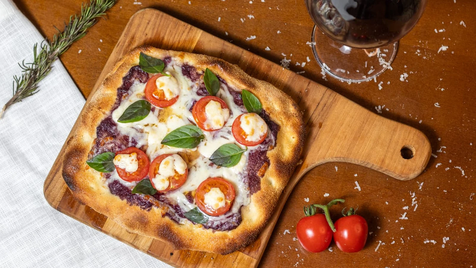 harmonizacao reune rotulos internacionais e pizzas artesanais featured