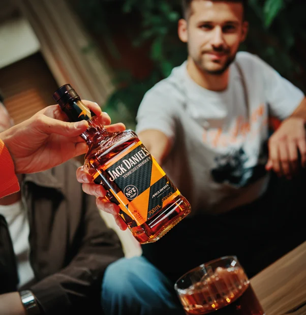 Jack Daniel’s lança edição limitada com McLaren para a F1 2026