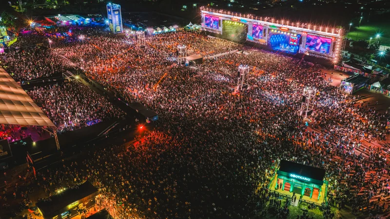 João Rock reúne 65 mil e aposta em encontros surpresa