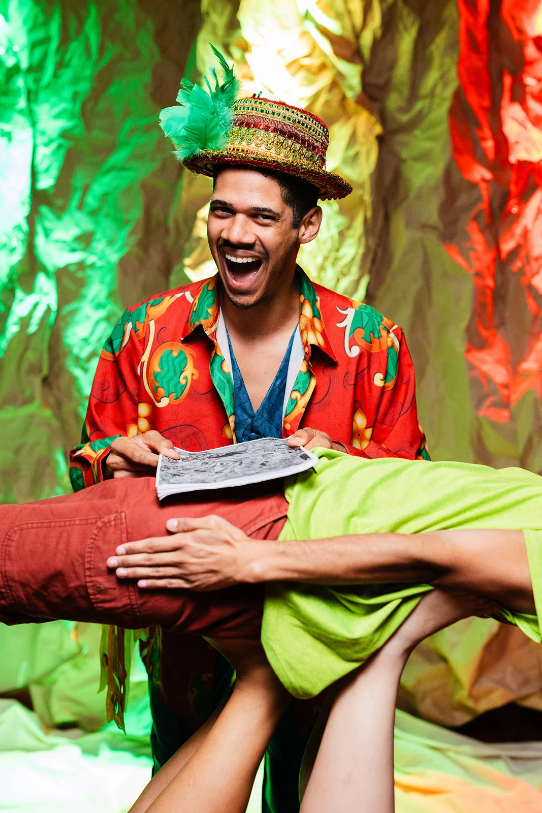 Macunaíma ganha múltiplos corpos em nova montagem teatral no Rio