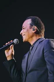 Marina Elali e Jon Secada celebram parceria na TV e nos palcos de SP
