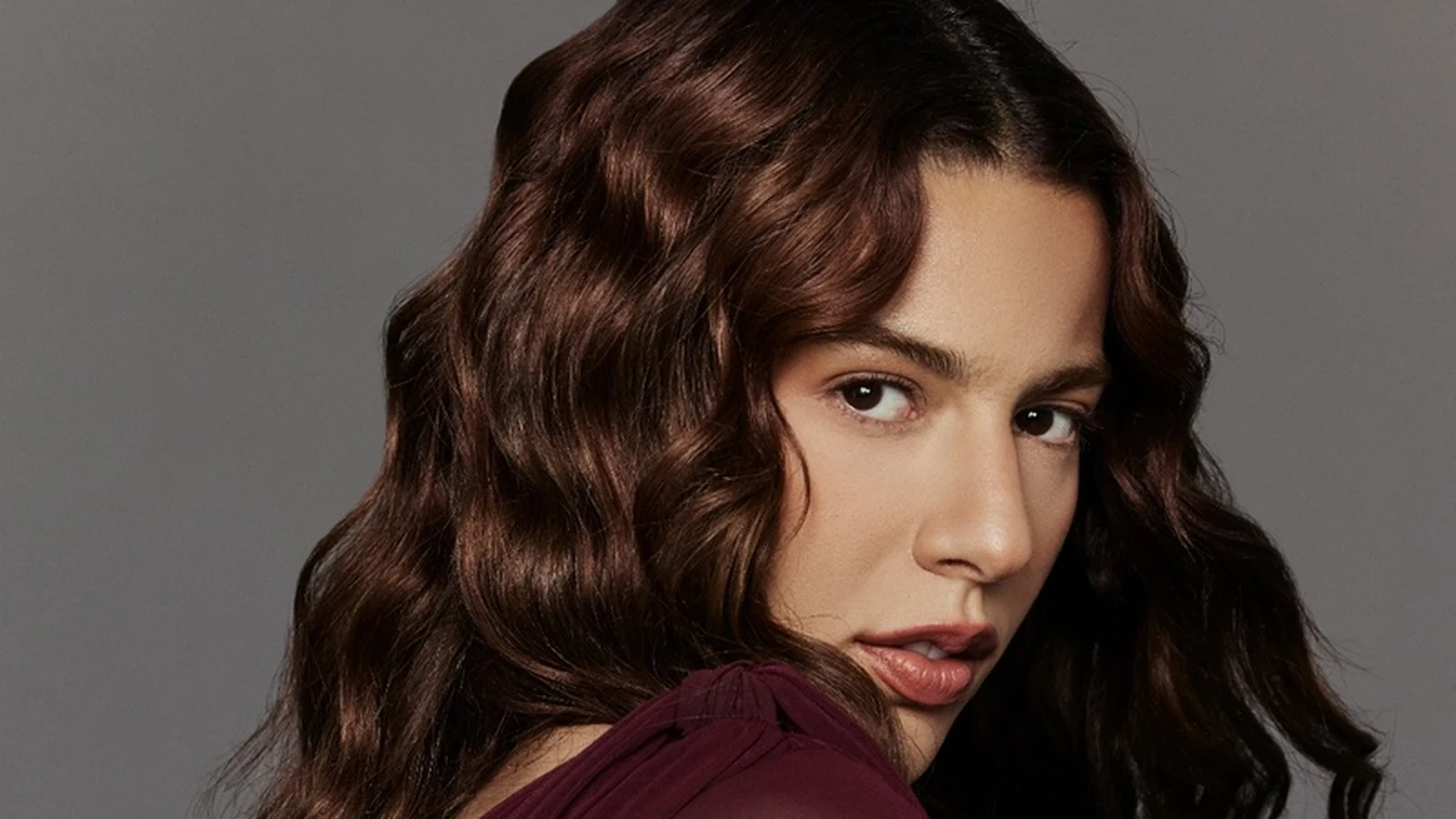 marina sena une moda e raizes mineiras em nova parceria com a bershka featured