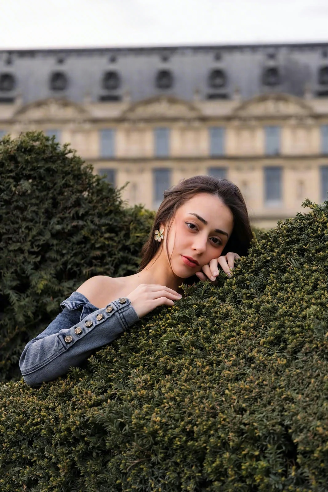 Mestrado em Paris e 1,5 milhão de plays: o pop bilíngue de FERNANDA