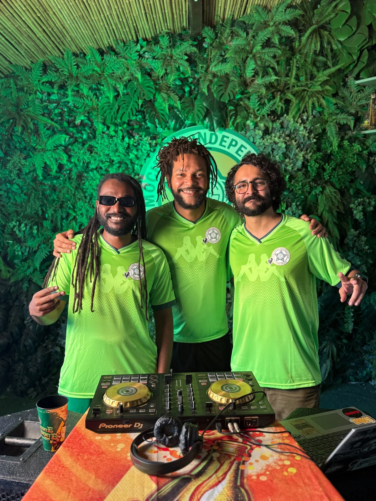 Mocidade une enredo latino a série audiovisual com DJs da cena carioca