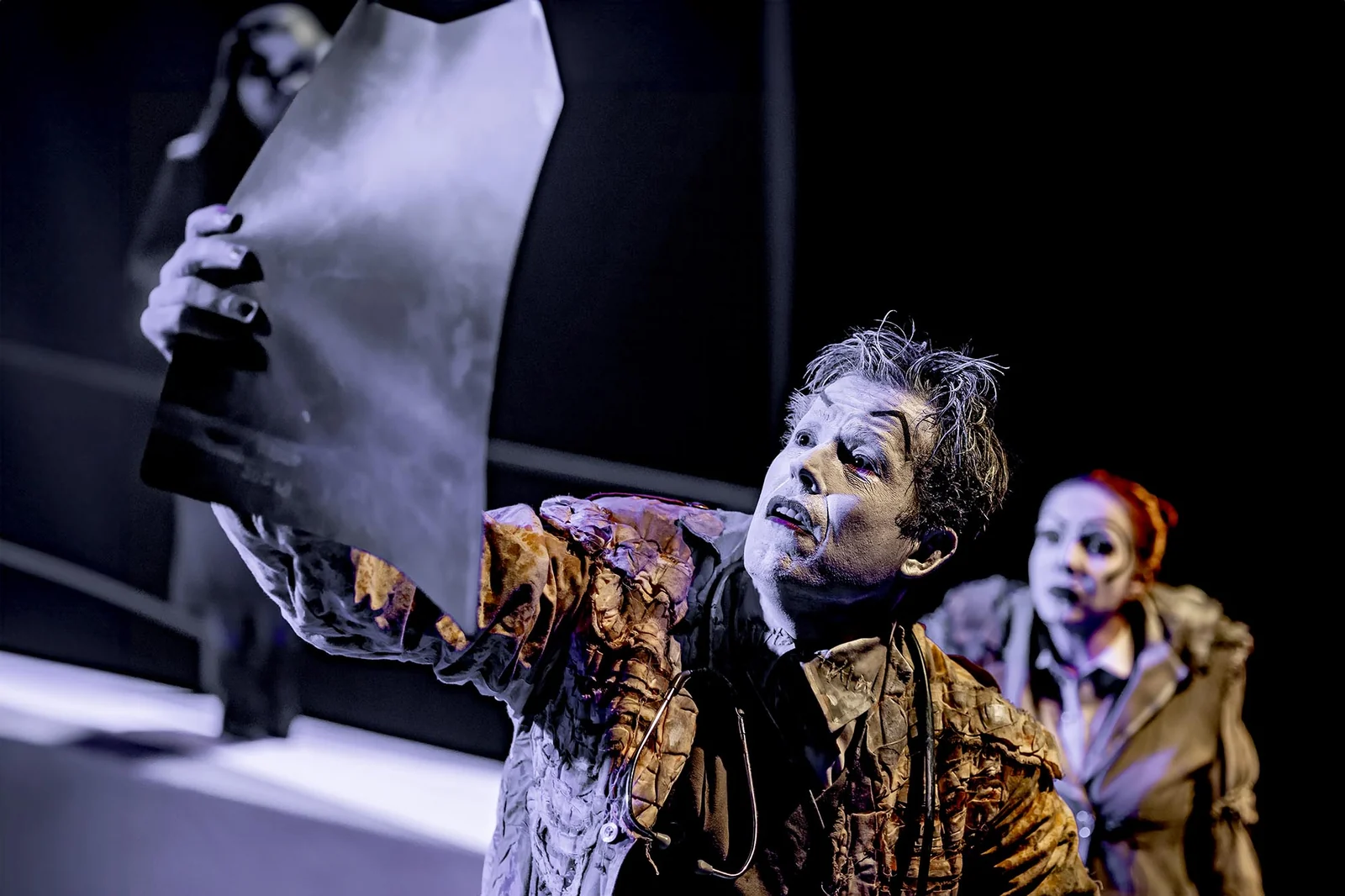 O Alienista vira sátira sobre poder e manipulação no Teatroiqué