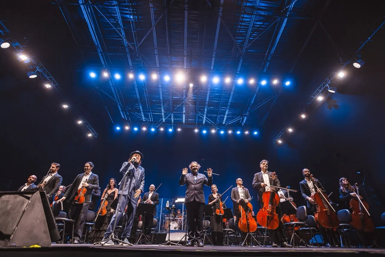 Orquestra Ouro Preto leva 60 mil a Copacabana com Samuel Rosa e Alceu