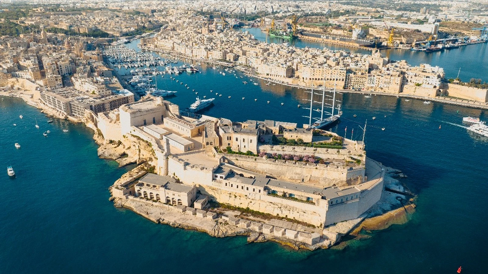 outono em malta reune regata historica concertos ao por do sol e festival featured