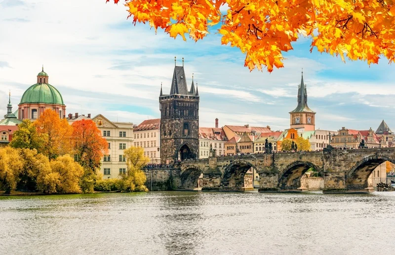 Outono europeu reduz custos e esvazia destinos de setembro a novembro 1 Outono europeu reduz custos e esvazia destinos de setembro a novembro