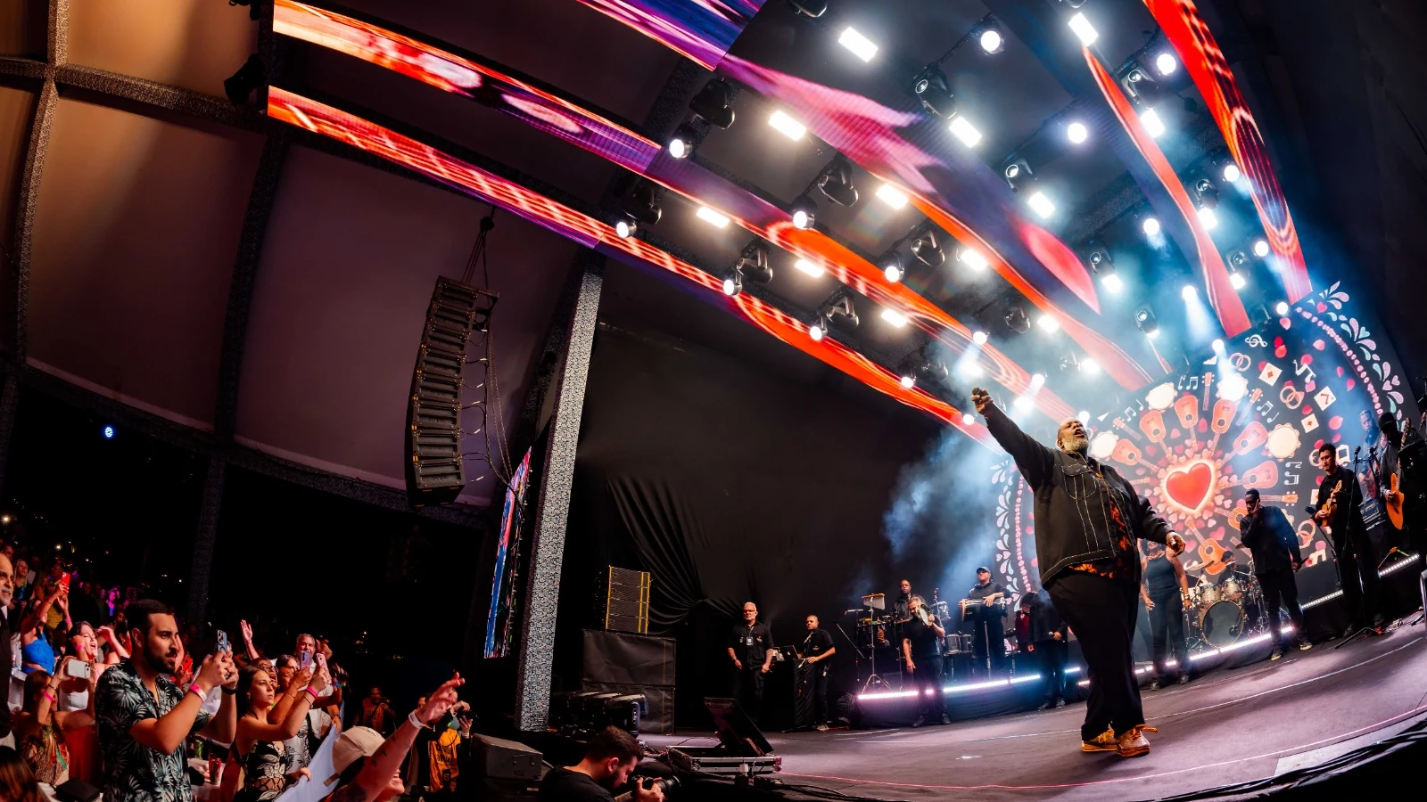 pericles reune mais de 6 mil pessoas em show historico no interior de sp featured