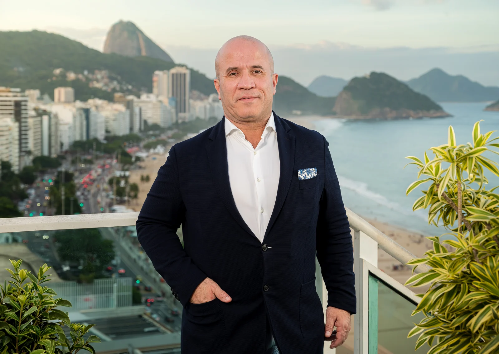 Pestana Rio Atlântica renova suítes e cria café exclusivo no rooftop