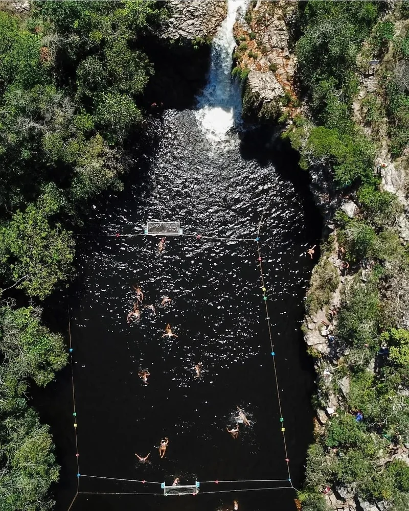 Polo aquático em cachoeira reúne atletas do Brasil e exterior em Goiás