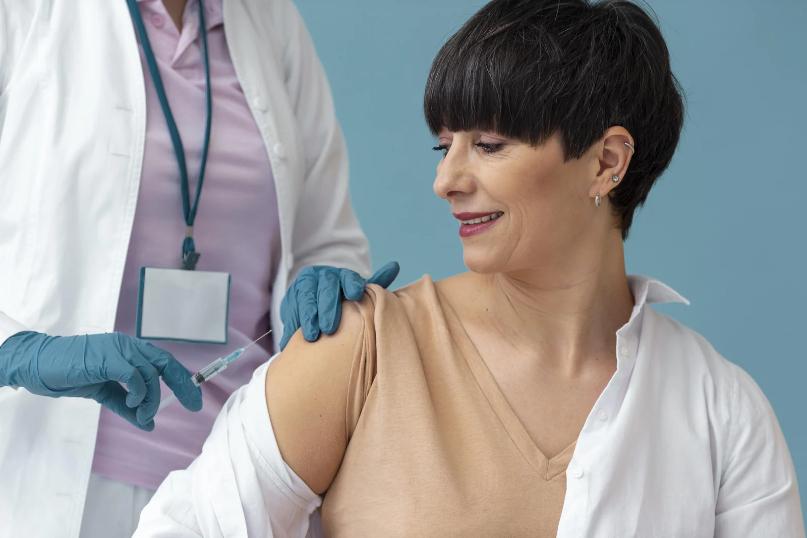 Por que adultos também precisam manter o cartão de vacinas atualizado