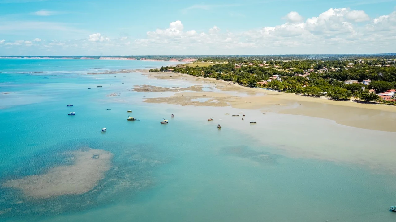 prado na bahia vira refugio de casais lgbt longe dos grandes centros featured