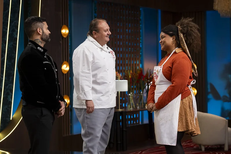 Prato gorduroso e sem acidez elimina Taís do MasterChef Brasil