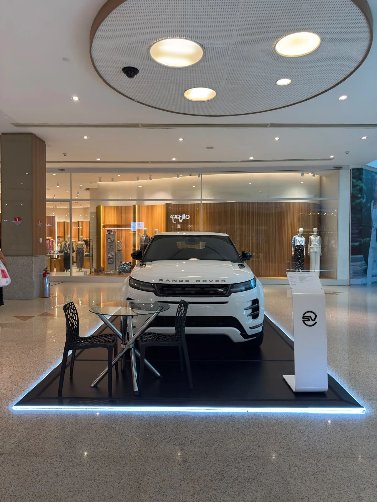 Range Rover Evoque fica em exposição no RioMar Fortaleza