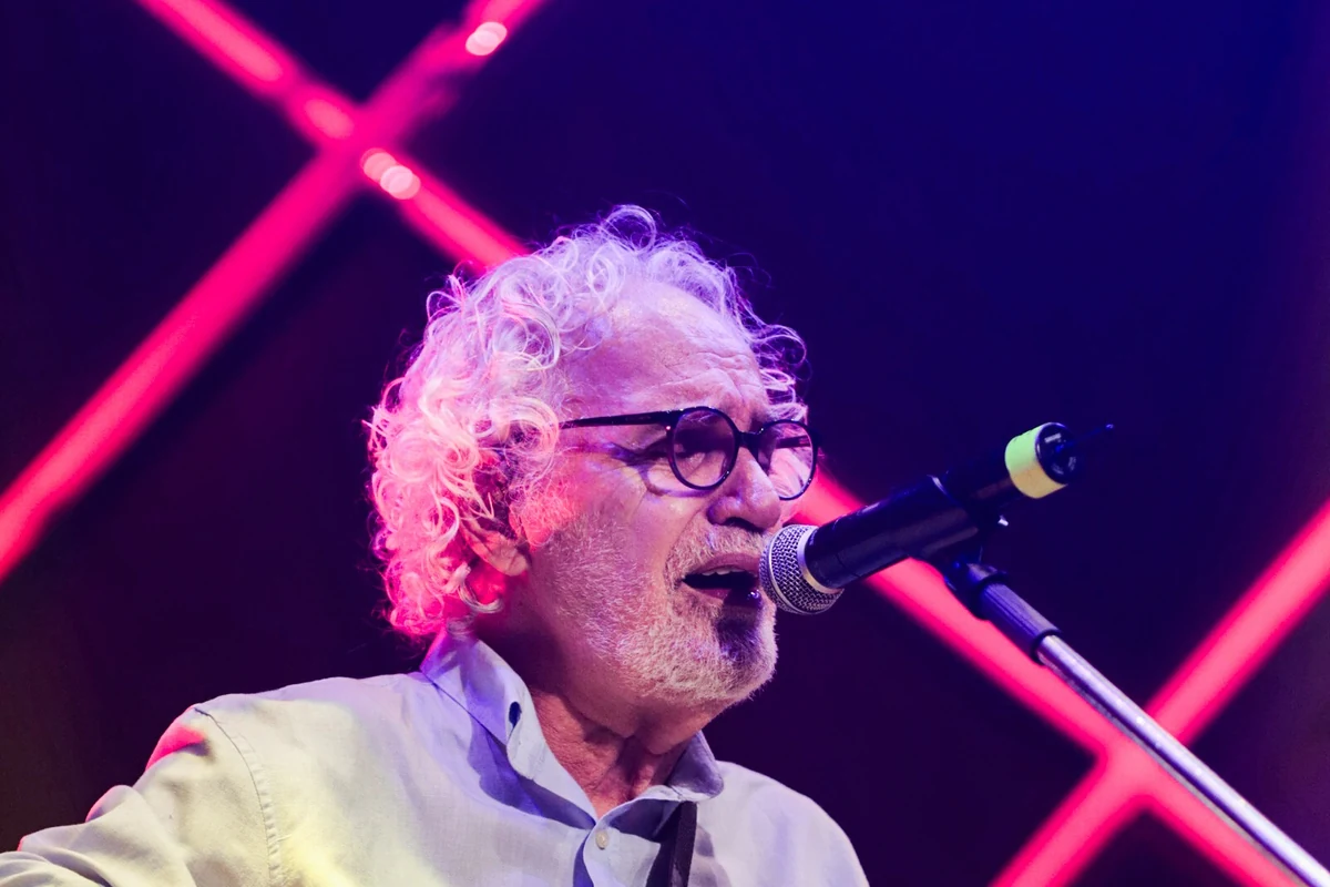 renato teixeira leva turne de 80 anos a bh featured