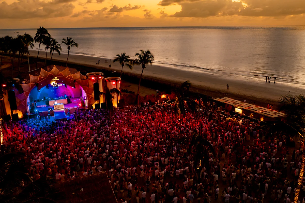 Réveillon Mil Sorrisos cria espaço de bem-estar à beira-mar reveillon mil sorrisos cria espaco de bem estar a beira mar featured