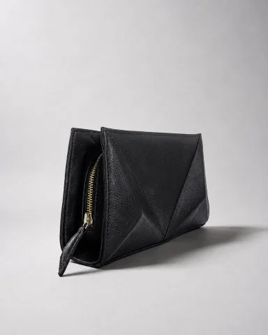 Ryzí lança bolsa geométrica que também funciona como clutch