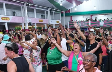 Samba 3 avança na disputa da Mangueira para o Carnaval 2027