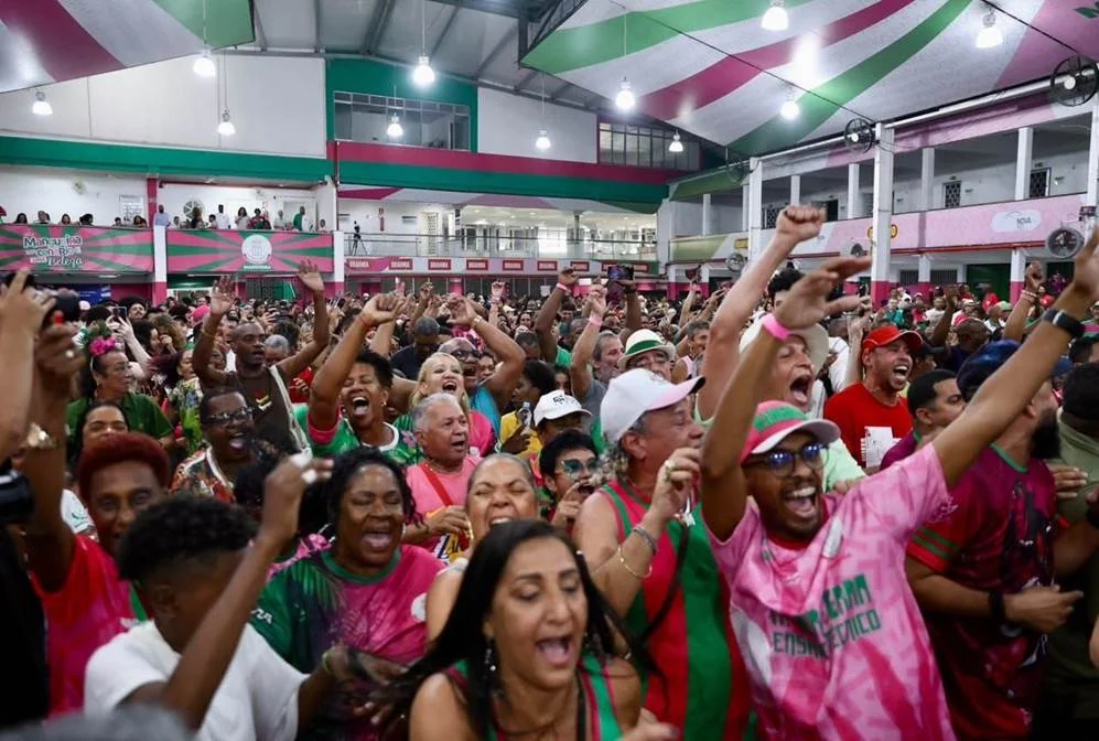 Samba 3 ganha força e vira favorito na disputa da Mangueira para 2027