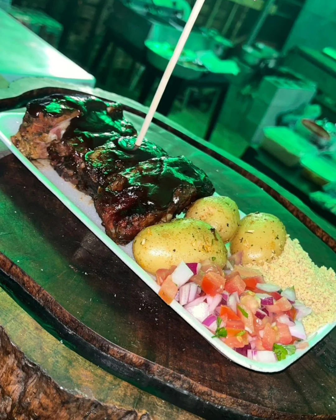 Texas BBQ leva churrasco fogo de chão e chope artesanal à Barra Olímpica