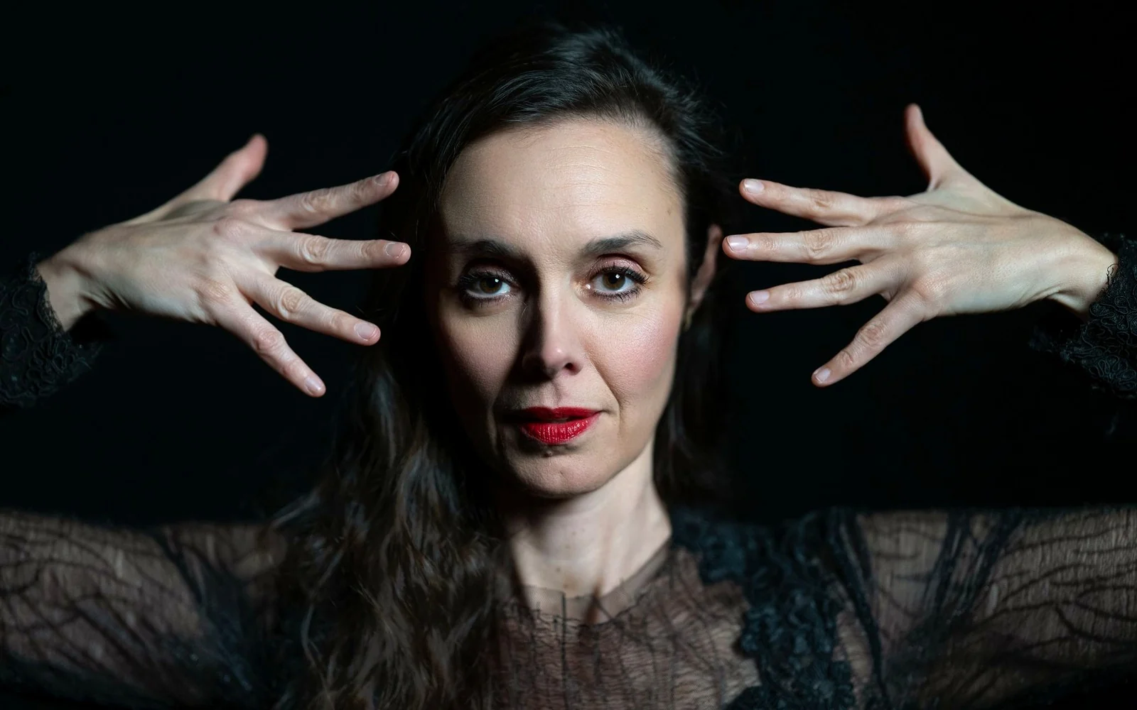 Theatro Municipal recebe recital gratuito com foco na música grega