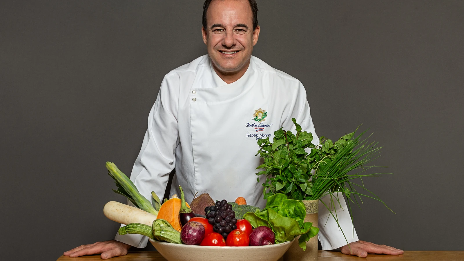 tres chefs premiados criam menu franco brasileiro nas alturas de copacabana featured