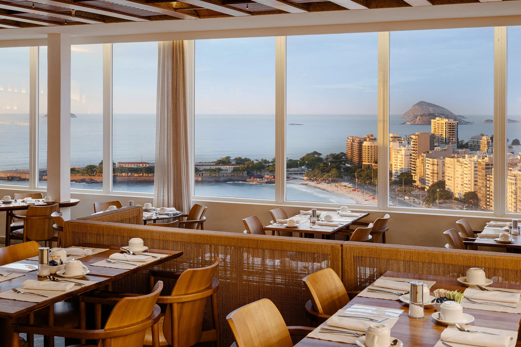 Vista de 30 andares recebe brunch de Dia dos Pais no Rio