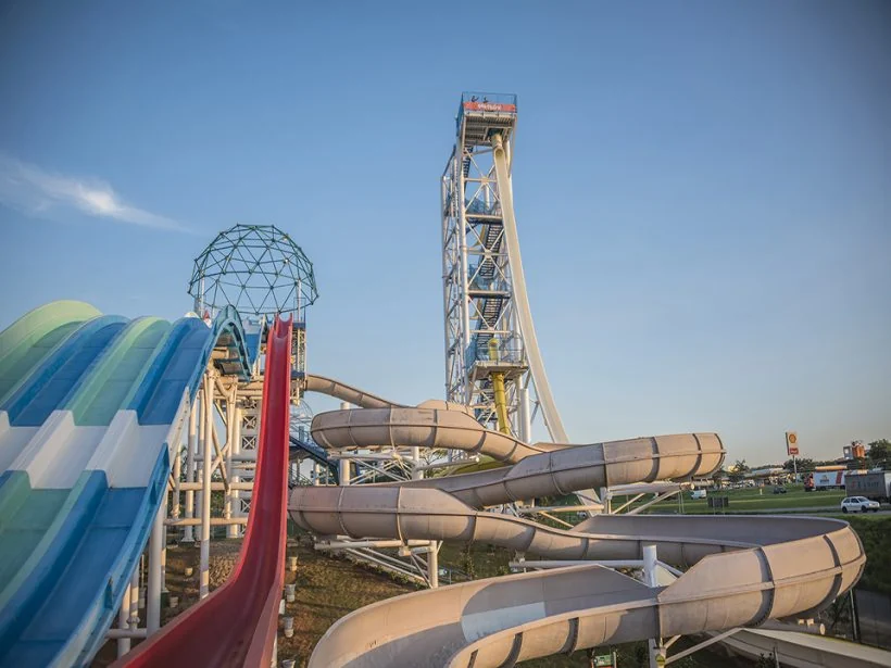 5 parques aquáticos perto de SP para viajar no mês das crianças