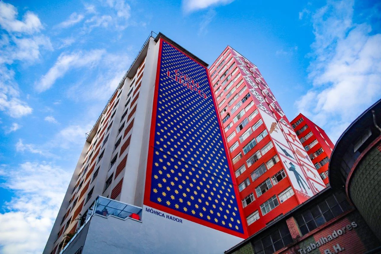 Ailton Krenak assina empena de 555 m² e encerra ciclo do CURA 4 Ailton Krenak assina empena de 555 m² e encerra ciclo do CURA