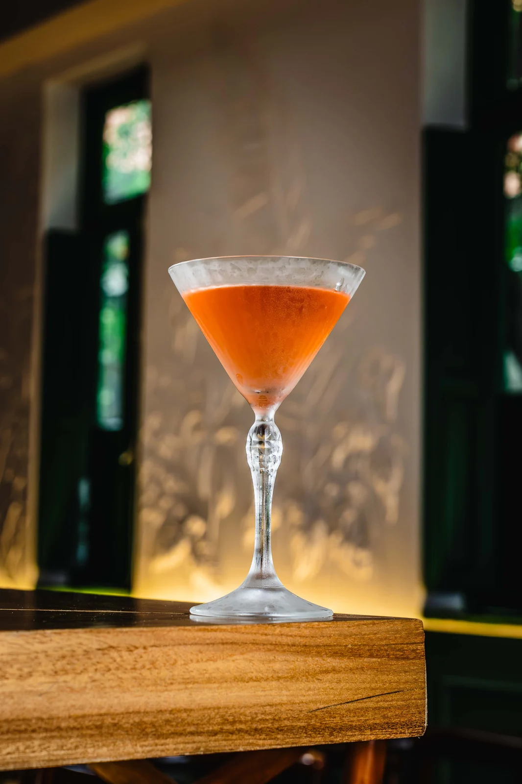 Além da caipirinha: bares do Rio reinventam a cachaça em alta coquetelaria