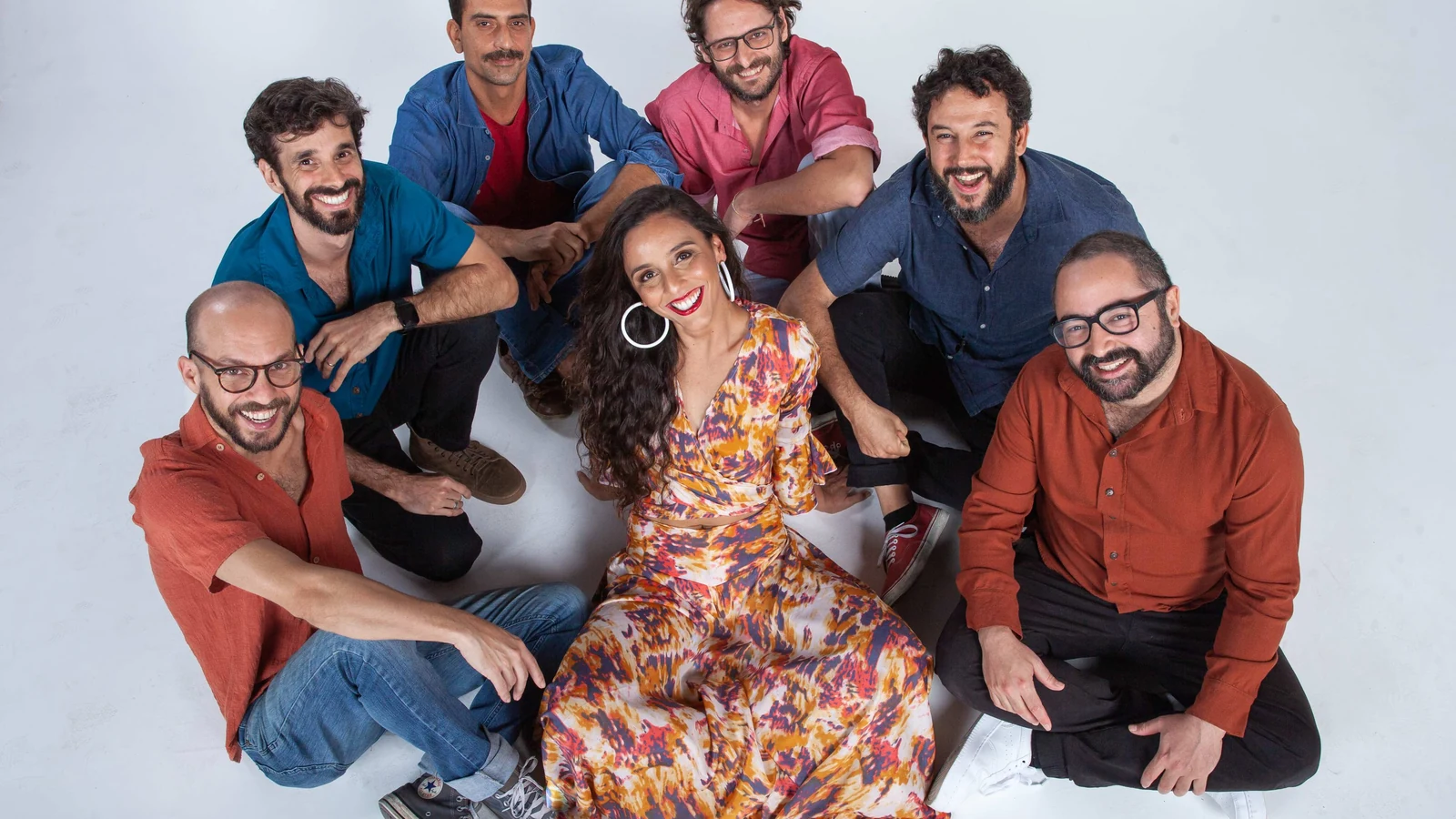 aline paes e bondesom celebram repertorio de gal costa em show no dolores club featured