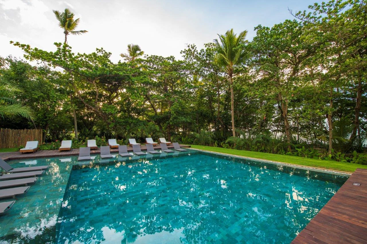 Anantara Spa cria ritual sensorial com óleos florais e aromaterapia