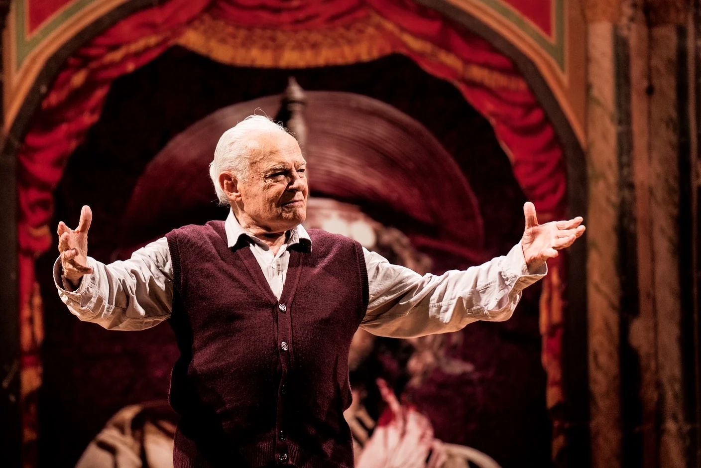 Aos 93 anos, Othon Bastos leva monólogo premiado a teatros da FUNARJ