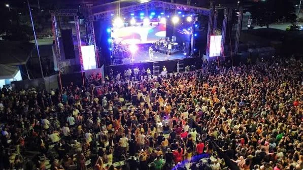 Arena Bangu celebra 4 anos com show especial do Sorriso Maroto