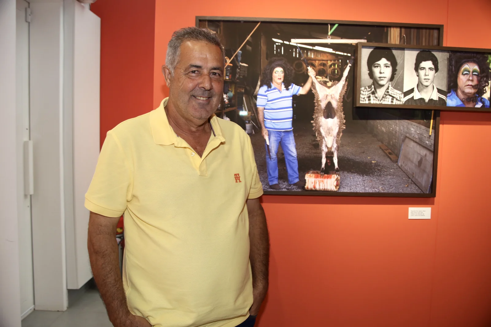 Artista retrata pai como drag e abre mostra sobre afeto familiar em SP