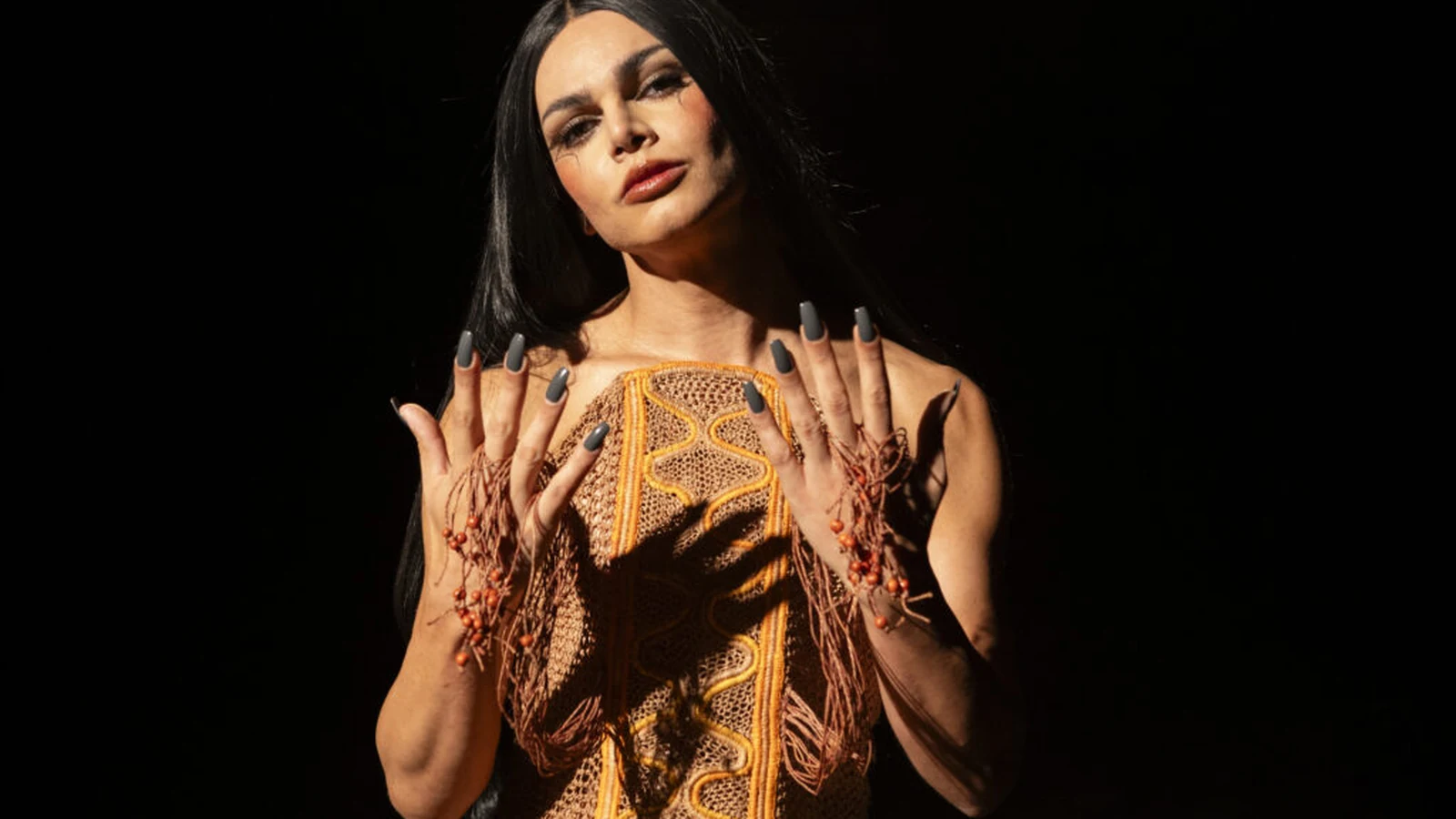Assucena recria o emblemático disco Índia de Gal Costa nos palcos assucena recria o emblematico disco india de gal costa nos palcos featured