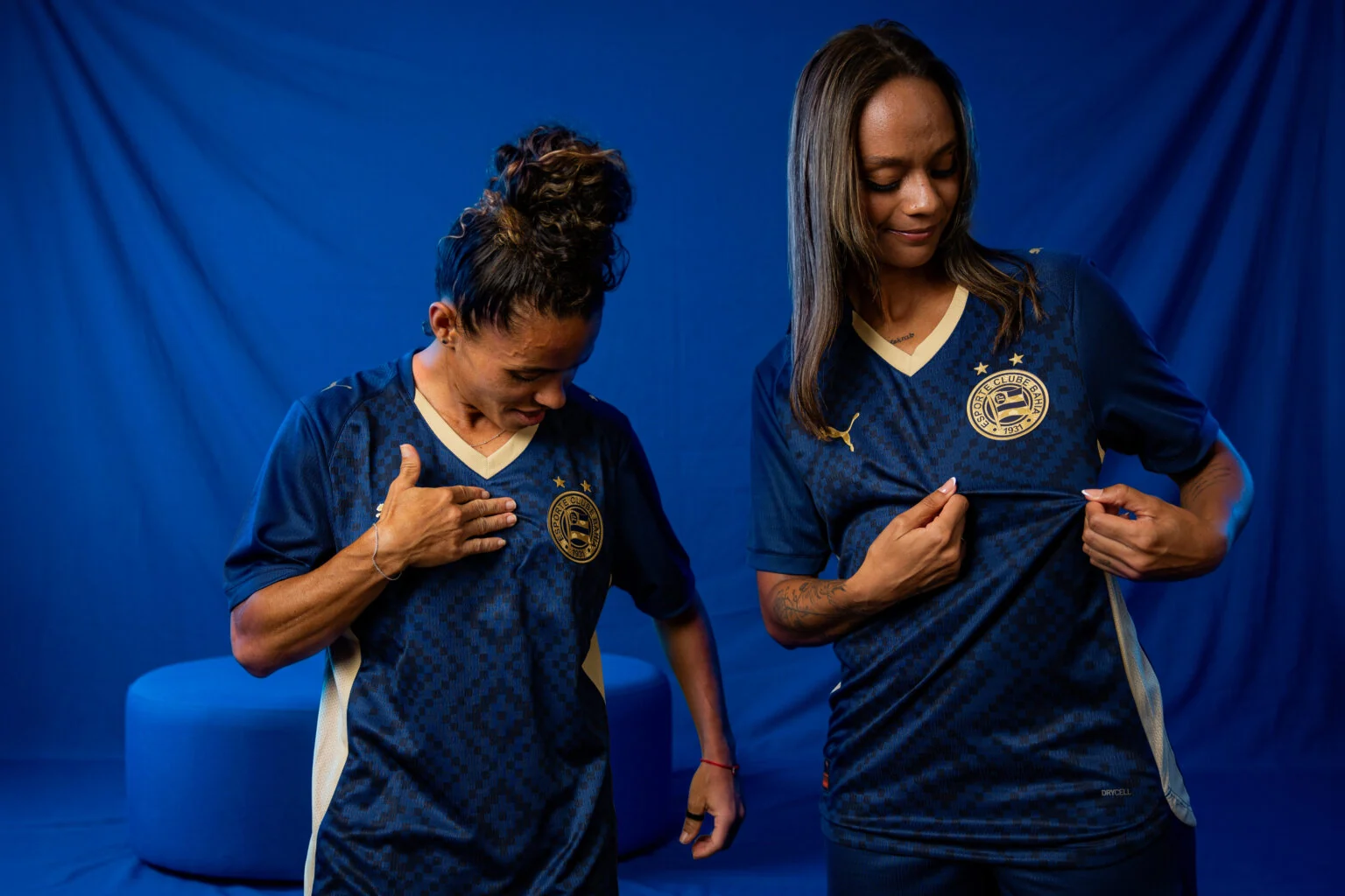 Bahia estreia camisa com homenagens indígenas e vence com novo uniforme