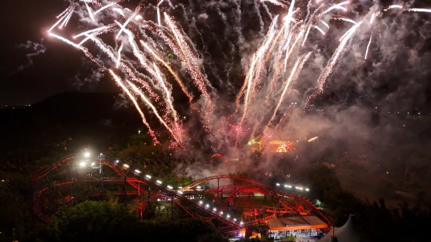 Beto Carrero aposenta Star Mountain e reabre Fire Whip após retrofit
