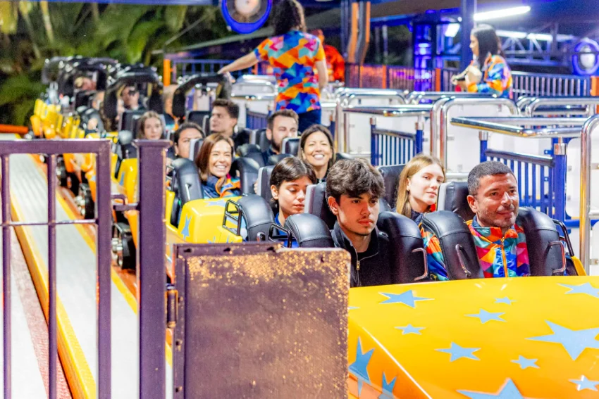 Beto Carrero aposenta Star Mountain e reabre Fire Whip após retrofit
