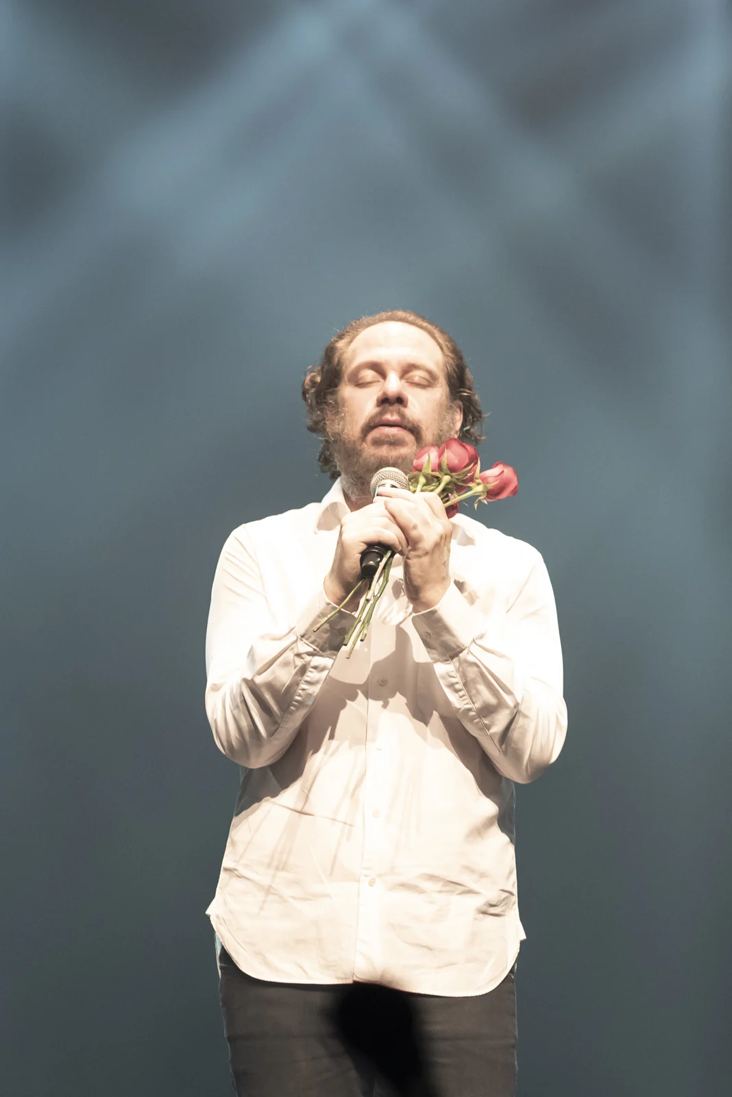 Bruce Gomlevsky revive clássicos de Renato Russo em noite única no Rio